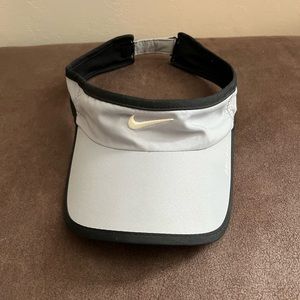 Nike Featherlight Running Visor Dri Fit Light Gray
